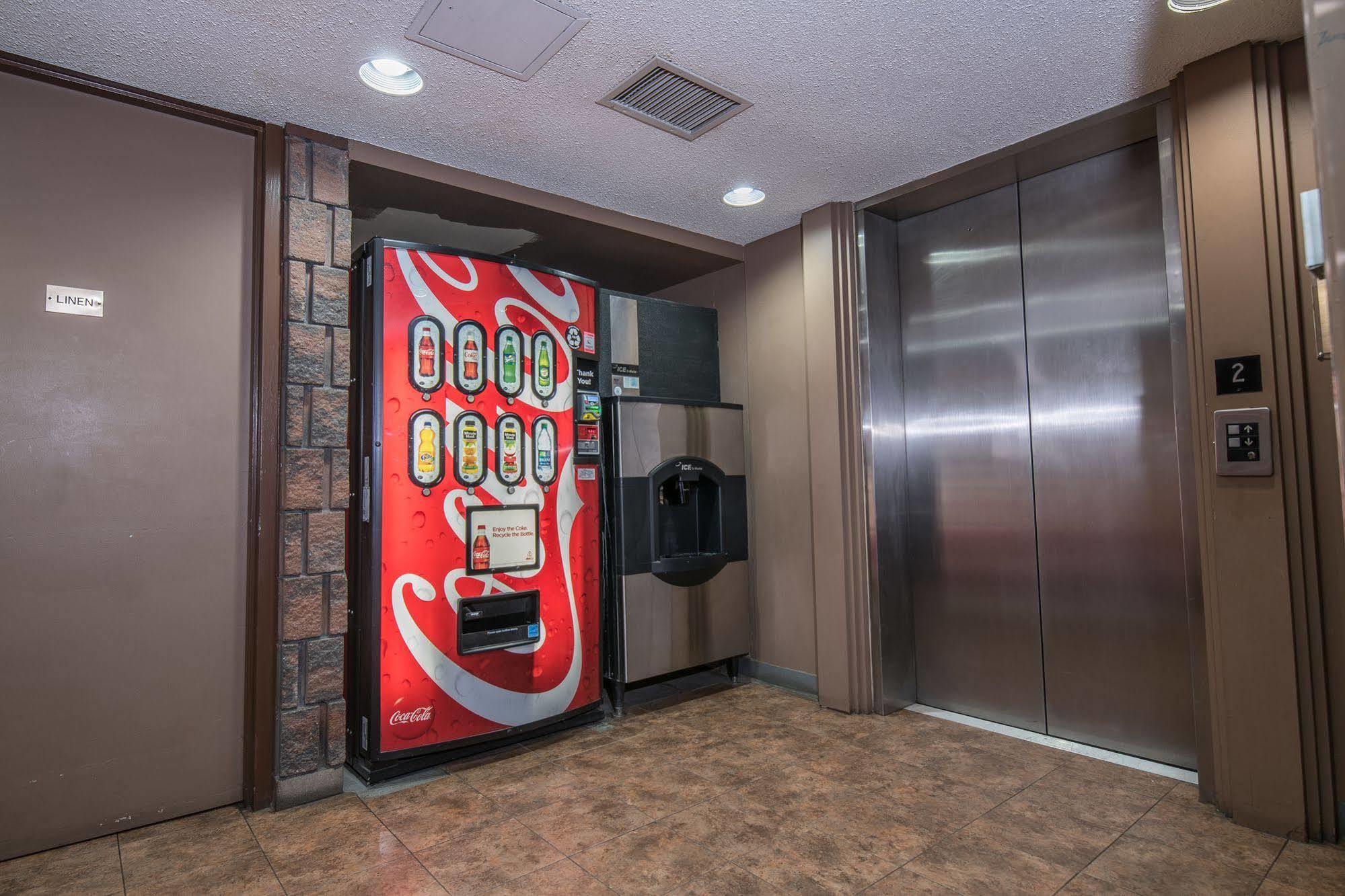 Argyll Plaza Hotel Edmonton Luaran gambar