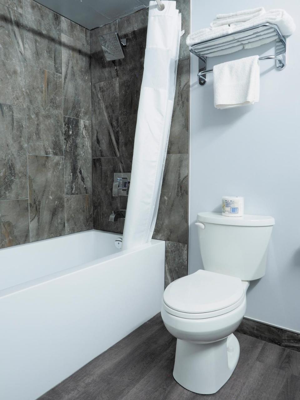 Argyll Plaza Hotel Edmonton Luaran gambar